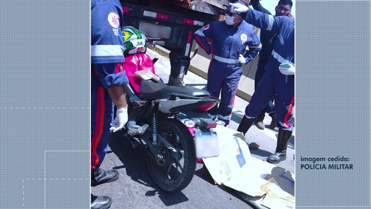Motociclista morre após bater na traseira de caminhão na Ponte Rio Negro, em Manaus