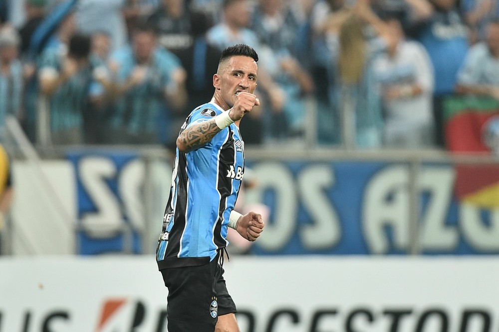 Atuações: Barrios brilha com gol da classificação do Grêmio na Libertadores