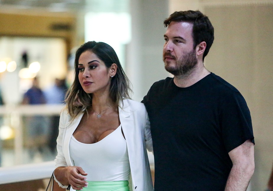 Maíra Cardi e Thiago Nigro, o Primo Rico, embarcam juntos em aeroporto ...