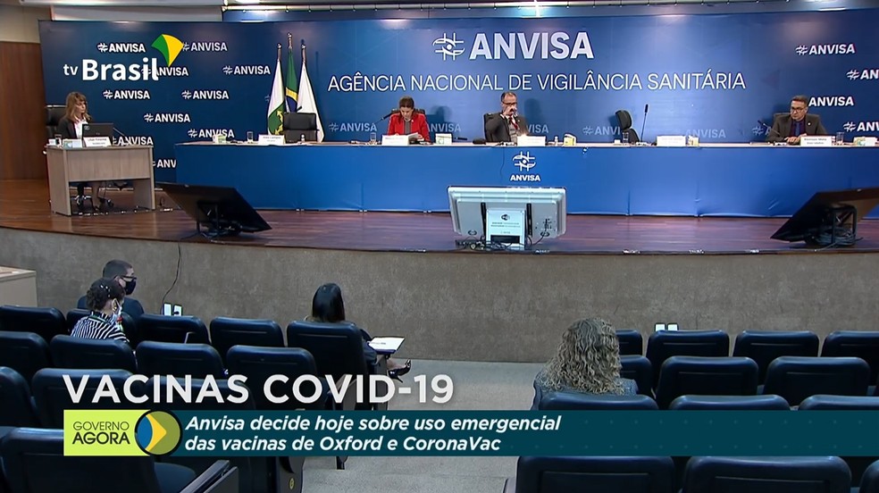 Reunião da Anvisa neste domingo (17) — Foto: Reprodução/TV Brasil