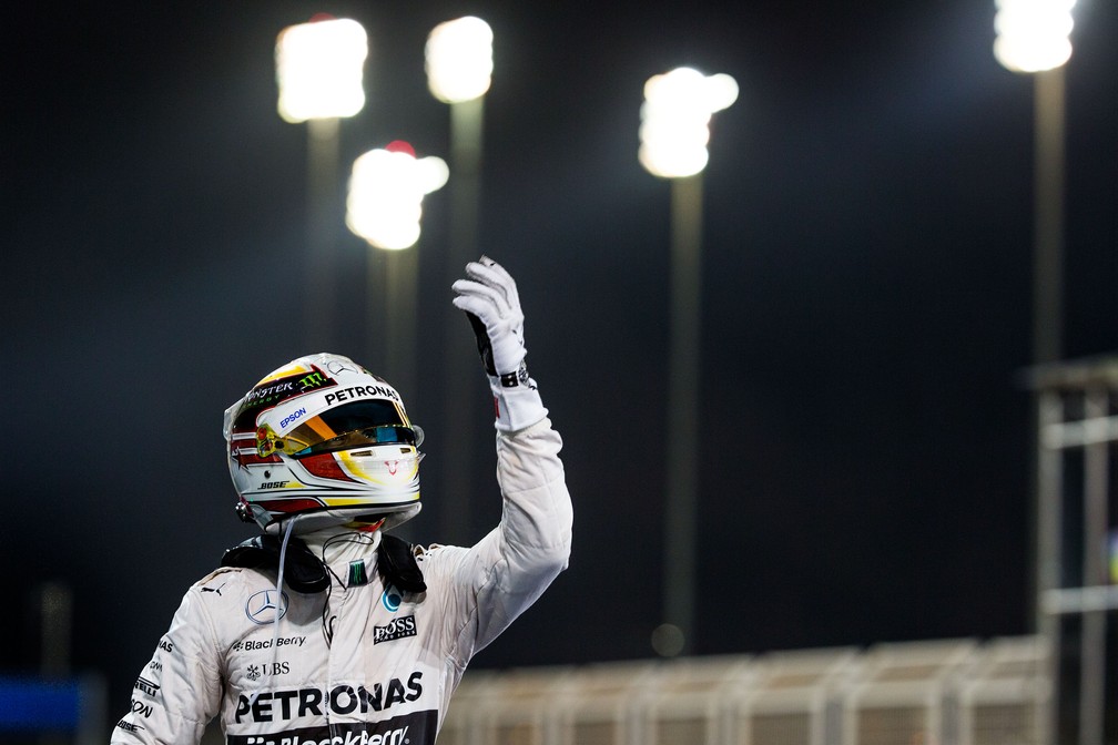 Lewis Hamilton venceu pela primeira vez no Bahrein em 2014, após disputa ferrenha com Nico Rosberg — Foto: Peter J Fox/Getty Images