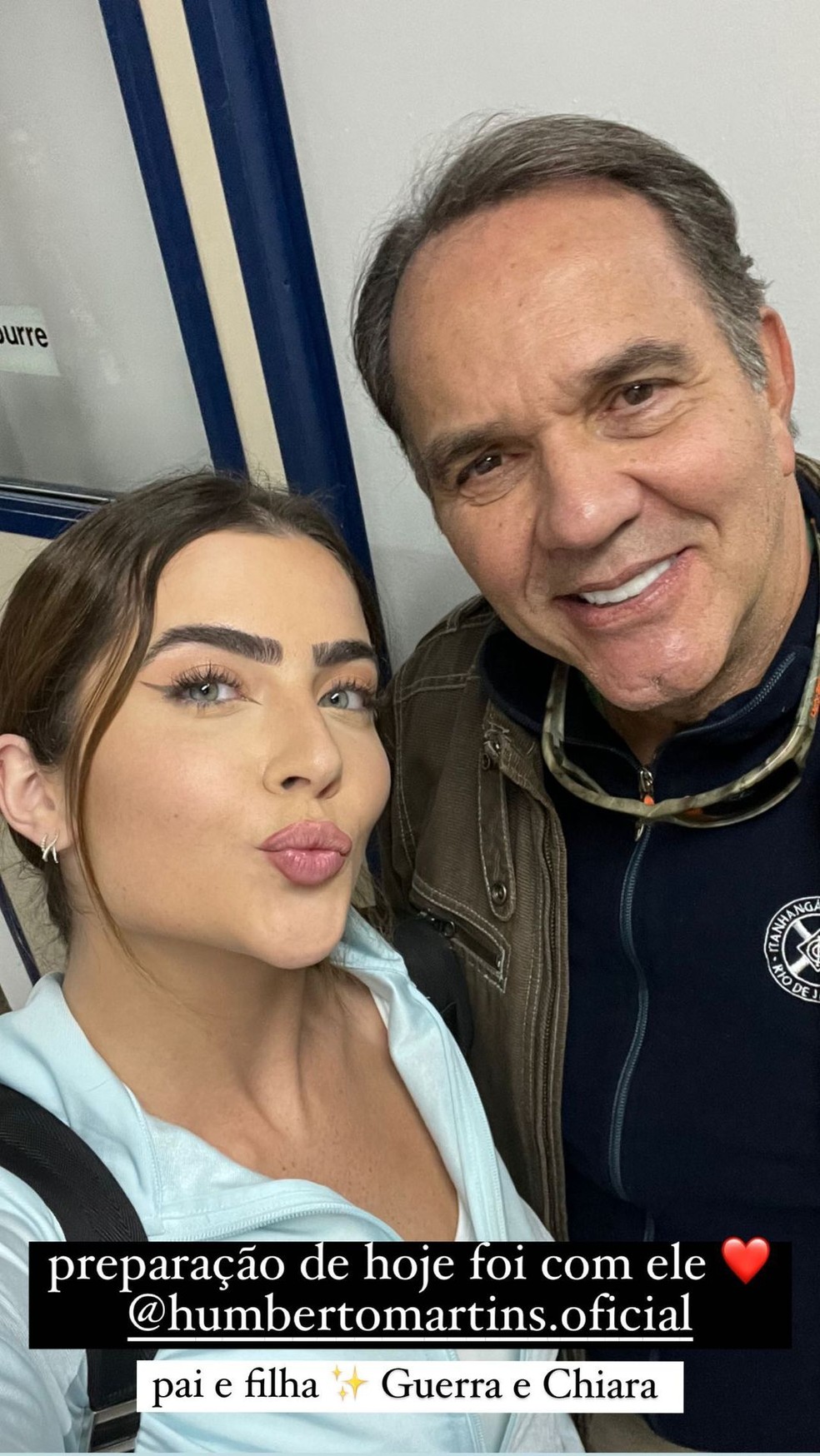 Jade Picon posts a photo with Humberto Martins behind the scenes of 'Travessia' — Photo: Instagram