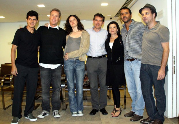 Todo o elenco e equipe reunido (Foto: Graça Paes/Foto Rio News)