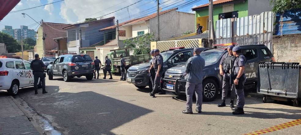 Homem esfaqueou mulher e sogra após mantê-las reféns dentro de casa em Sorocaba (SP) — Foto: Moniele Nogueira/Tv Tem