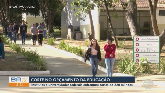 Universidades e institutos federais têm cortes de quase 220 milhões de reais
