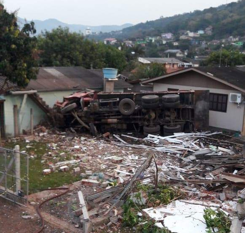Acidente em agosto foi no mesmo local  — Foto: Jornal Panorama/Divulgação