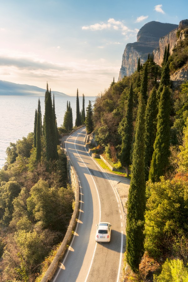 A beautiful road in Garda lake, Tremosine sul Garda, Lombardy district, Brescia province, Italy, Europe (Foto: Getty Images)