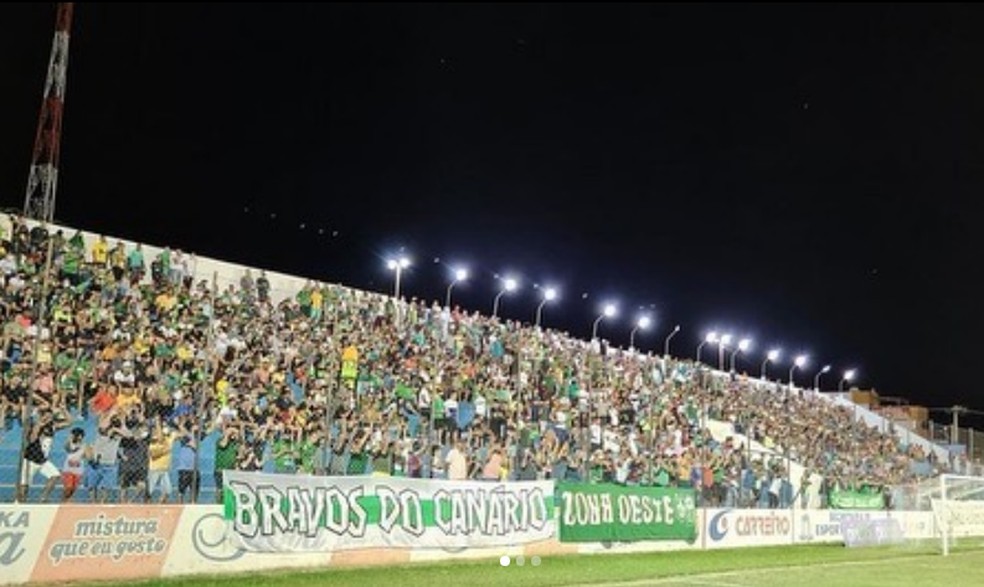 Noite de sexta-feira foi de casa cheia no Estádio José Cavalcanti, no entanto, 580 torcedores entraram na praça esportiva com ingressos falsos — Foto: Divulgação / Nacional de Patos