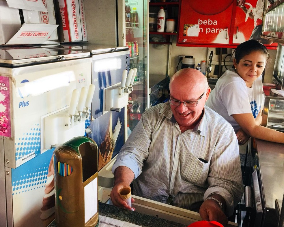 Idoso trabalha em espaÃ§o de apenas 80 centÃ­metros, durante 9 anos e sem fÃ©rias  (Foto: Graziela Rezende/G1 MS)