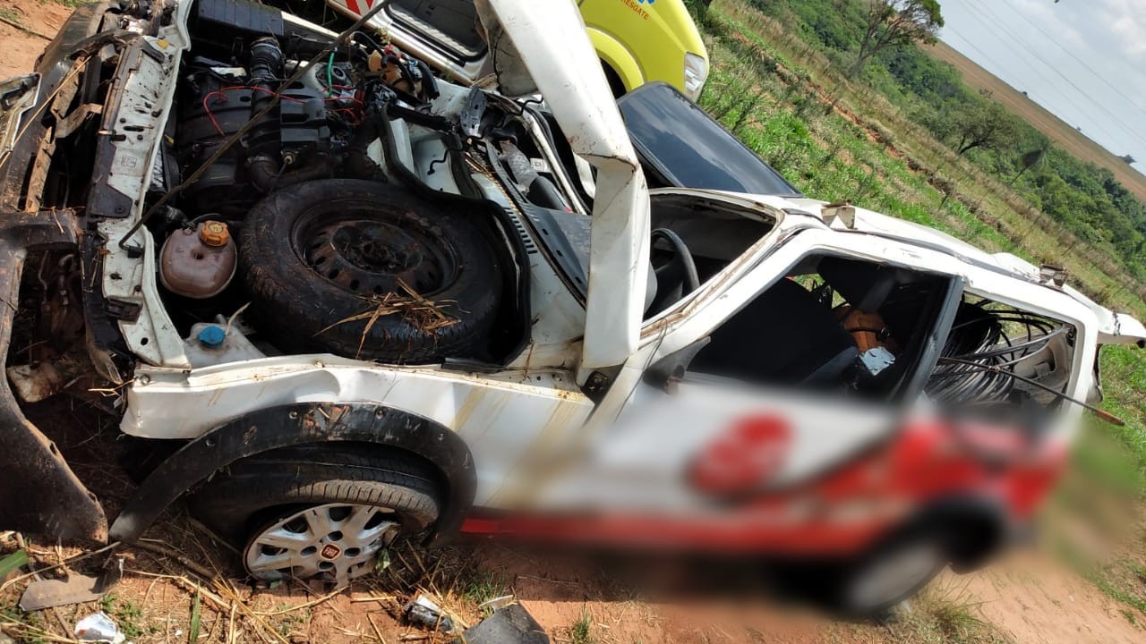 Passageiro de carro morre em acidente na BR-050, em Uberaba