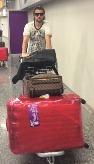Henrique Fluminense aeroporto (Foto: Edgard Maciel de Sá)