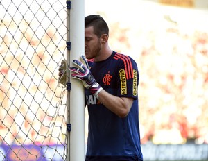 Paulo Victor na rede, Kadu e Douglas disputam lance mais bizarro da rodada