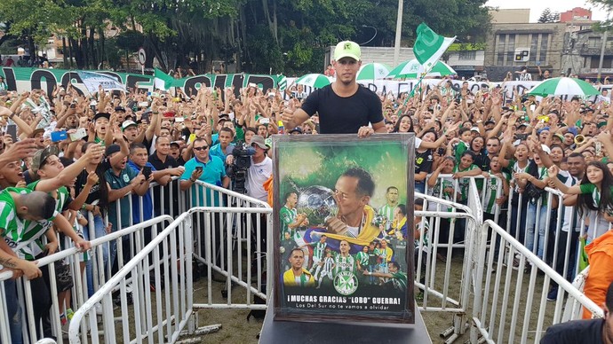 torcida do atlético nacional se despede de alejandro guerra (Foto: Divulgação / Atlético Nacional)