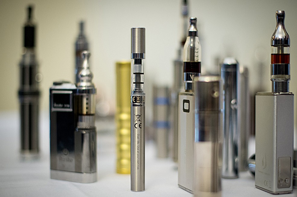 Vários tipos de cigarro eletrônico — Foto: Leon Neal/AFP
