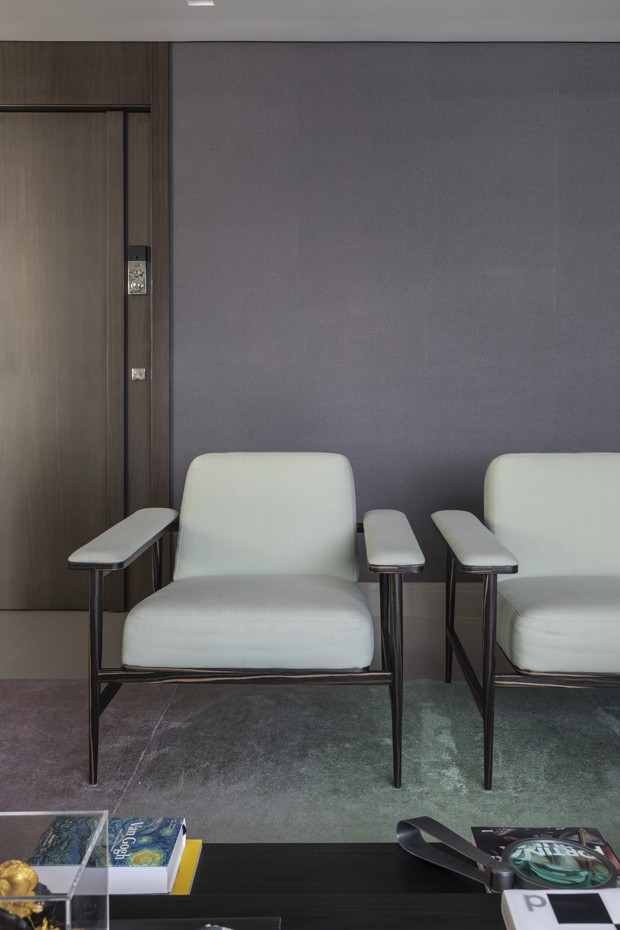 Madeira e pedra trazem sofisticação a apartamento após reforma (Foto: Evelyn Muller)