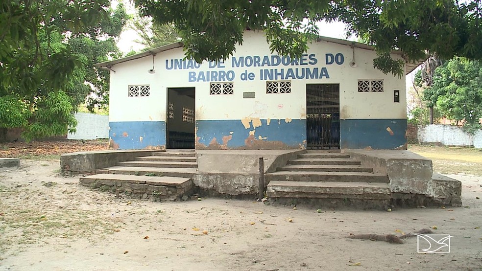 Alunos da comunidade Inhaúma recebem aula dentro da União de Moradores. (Foto: Reprodução/TV Mirante)