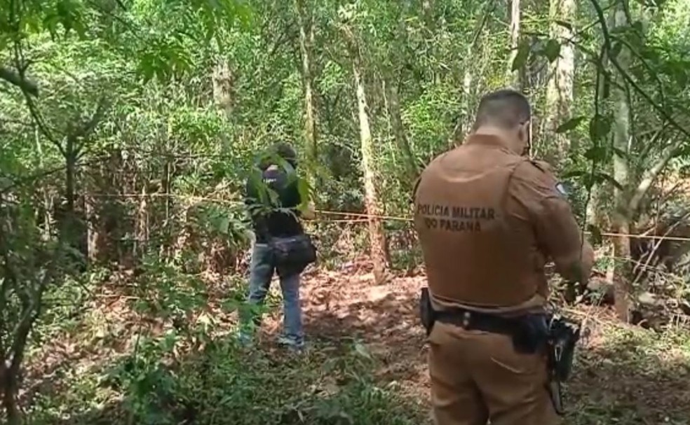 Equipes encontraram corpo de menina que havia desaparecido com irmão, em Pato Branco, após enxurrada — Foto: Leoni Antônio/PB Urgente