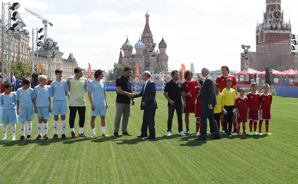 Fifa Legends na Copa de 2018 na Rússia eve Ronaldo, Puyol, Casillas e Matthaus entre os homenageados — Foto: REUTERS/Sergei Karpukhin