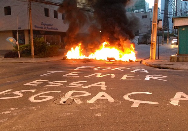 Protesto contra reforma trabalhista em dia de greve geral em Pernambuco (Foto: Jair Rodrigues/Twitter)