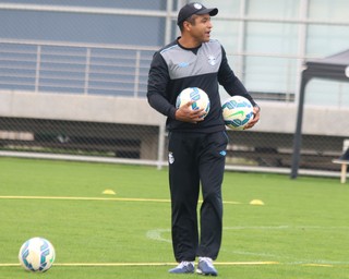 Roger acumula quatro Copas do Brasil e tenta passar alma copeira ao grupo