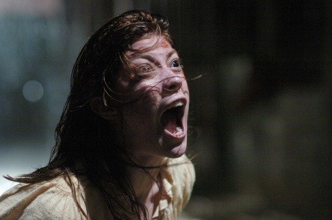 Jennifer Carpenter em O Exorcismo de Emily Rose (2005) (Foto: Reprodução)