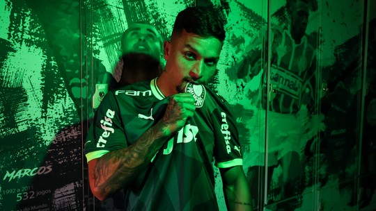Palmeiras anuncia oficialmente a contratação de Artur até 2027