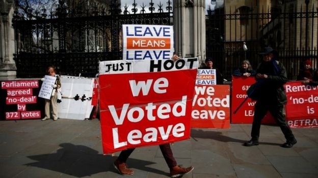 Em 2016, a saída do Reino Unido da UE venceu o plebiscito com 51,9% dos votos (Foto: Reuters, via BBC)