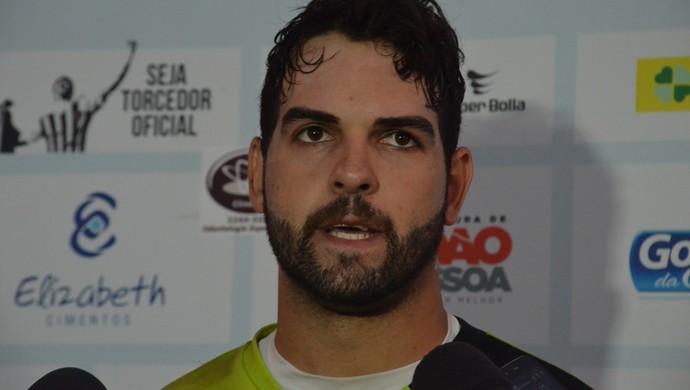 Edson, goleiro do Botafogo-PB (Foto: Larissa Keren / GloboEsporte.com/pb)
