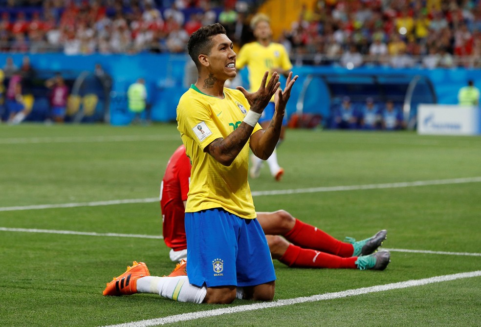 Entrada de Firmino no lugar de um volante ajudou contra a Costa Rica (Foto: Reuters)