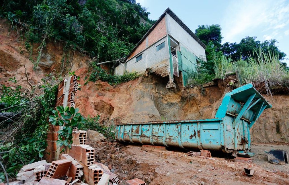 Casa em condições precárias na Muzema — Foto: Marcos Serra Lima/G1