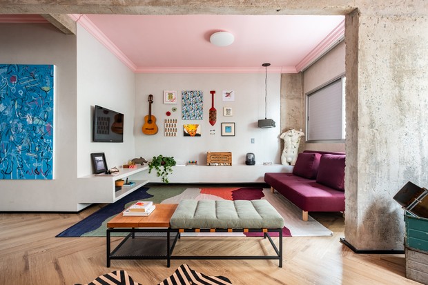80 m² com muitas cores, maximalismo e peças vintage (Foto: Nathalie Artaxo @nathalie.artaxo)