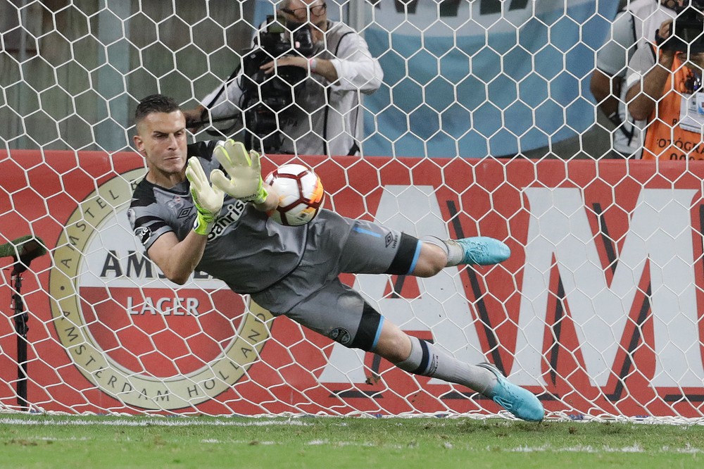 Herói, Grohe vibra com título da Recopa: Grupo na história do Grêmio