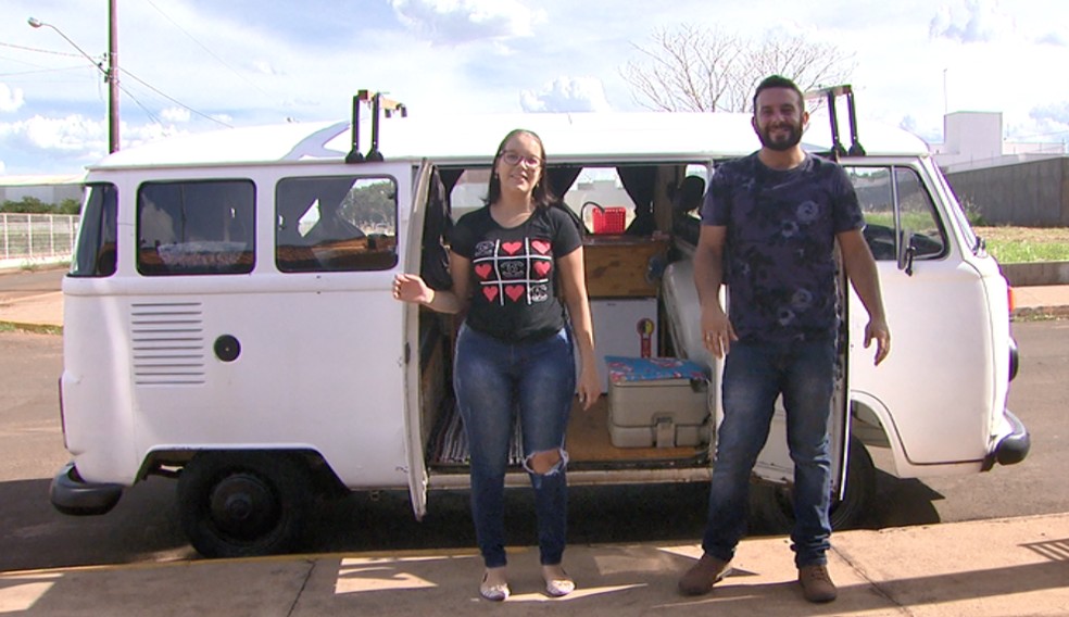 Casal de Porto Ferreira reforma kombi para poder viajar para os Estados Unidos — Foto: Reprodução EPTV