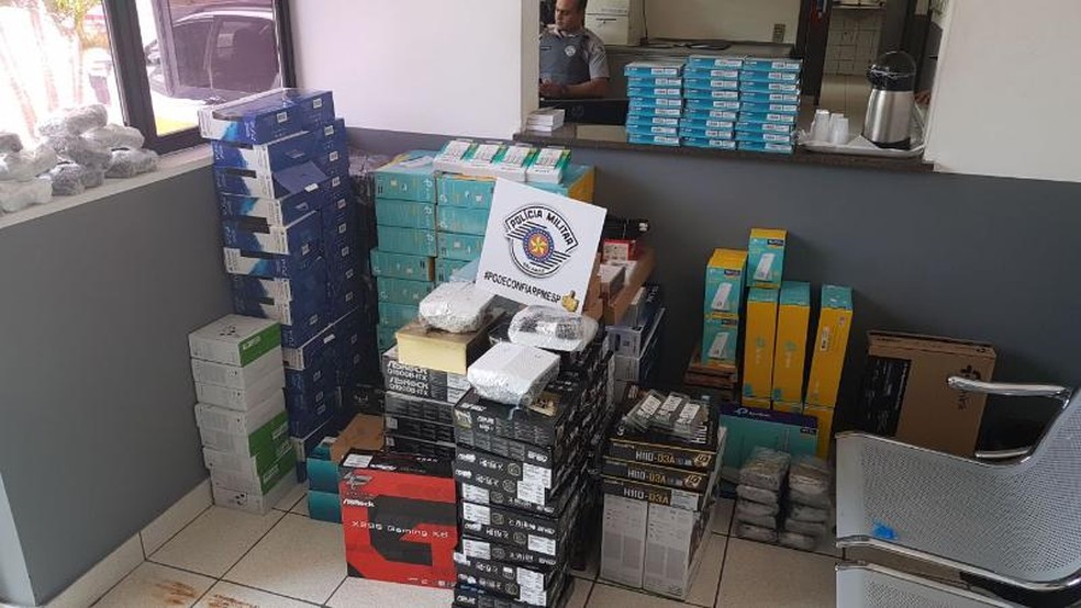 Eletrônicos foram apreendidos na rodovia Castello Branco  (Foto: Polícia Rodoviária/Divulgação )