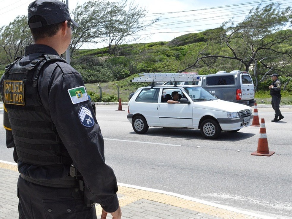 PMs poderão inspecionar veículos que entrarem no RN para detectar pessoas com suspeita de coronavírus — Foto: PM/Divulgação