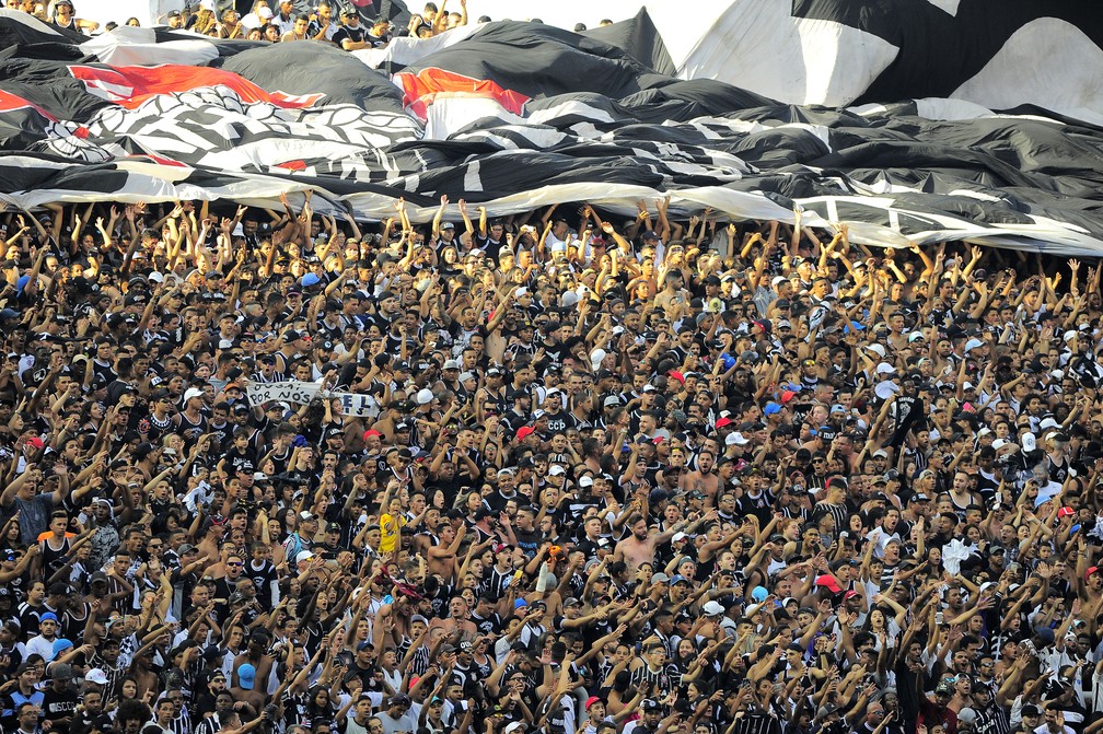 Torcida corintiana vai voltar à arena nesta terça-feira — Foto: Marcos Ribolli