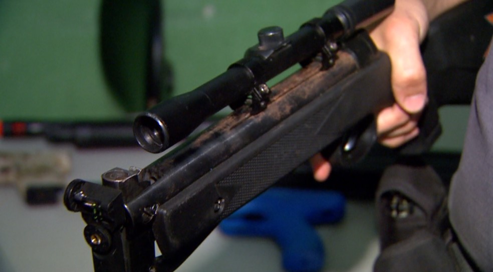 Adaptar Espingarda De Pressão Para Calibre 22 Homem E Detido Com Rifle De Pressao Adulterado Em Feira De