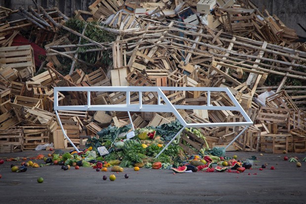 Quantidade de lixo produzido em São Paulo vira tema de Caçambas espalhadas pela cidade (Foto: Divulgação)