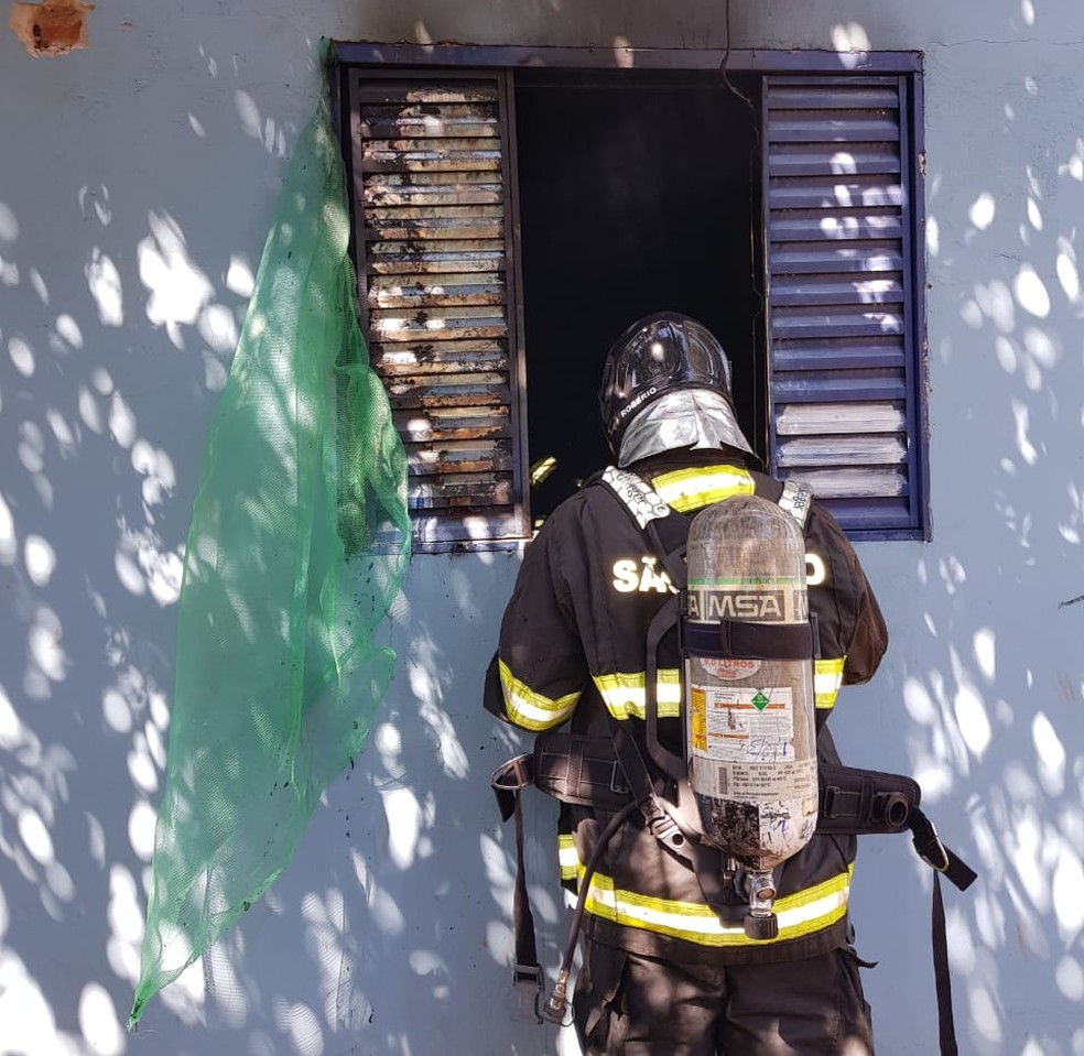 Bombeiros foram acionados para controlar incêndio em Avaré (SP) — Foto: Arquivo Pessoal