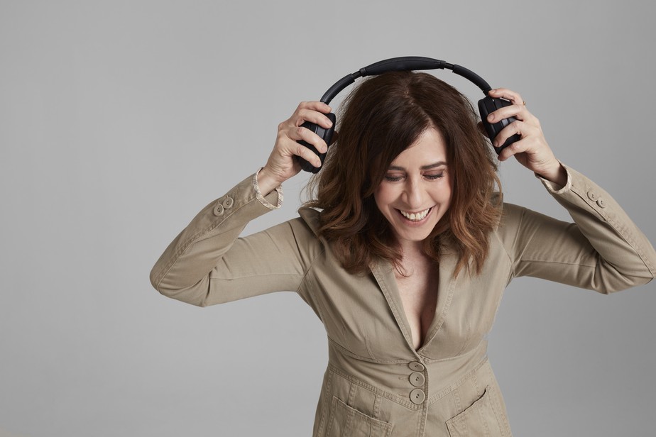 Fernanda Torres é a apresentadora do novo podcast original da Deezer, 'A Playlist da Minha Vida'