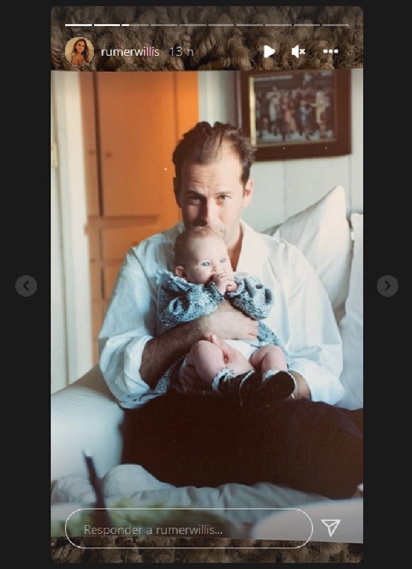 Um dos posts de Rumer Willis com fotos antigas protagonizadas por ela e o pai, o ator Bruce Willis (Foto: Instagram)