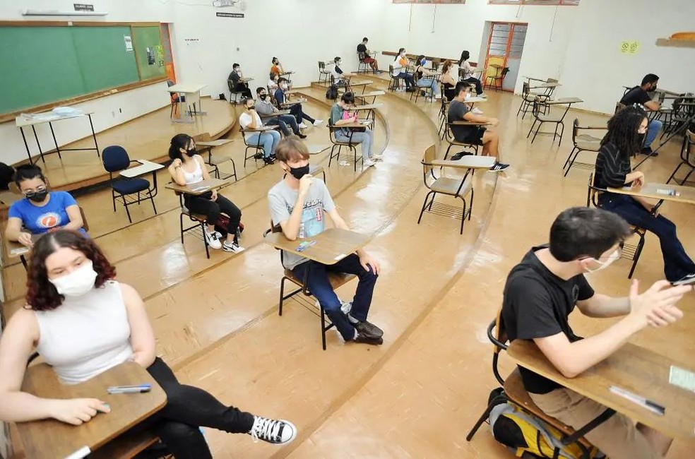 Estudantes que estiverem inadimplentes podem aderir ao programa de renegociação de dívidas do Fies. — Foto: UEL/Divulgação