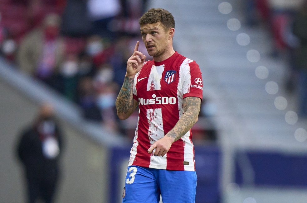 Trippier deve ser primeiro reforço do novo bilionário Newcastle