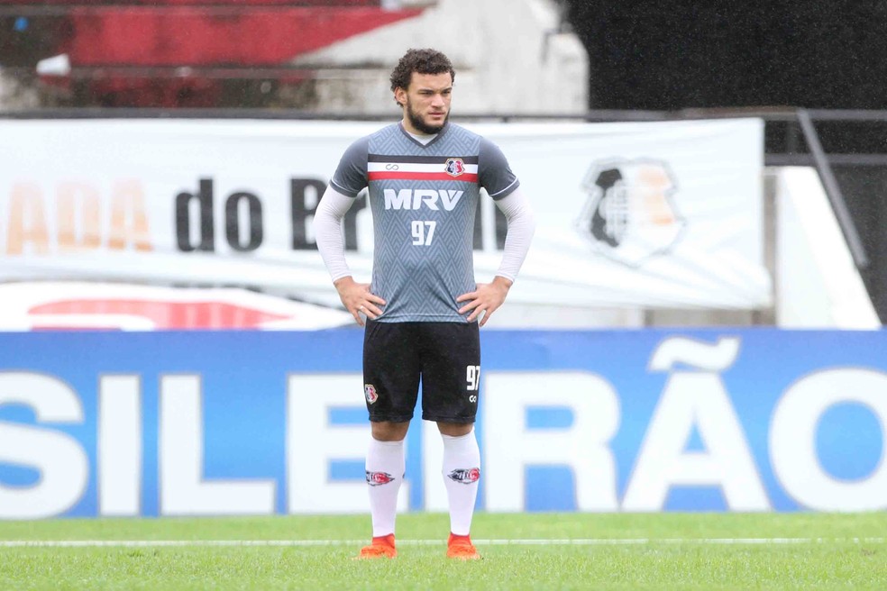 André Luís surgiu para compor o elenco e acabou o ano sendo o jogador que mais entrou em campo (Foto: Marlon Costa/Pernambuco Press)