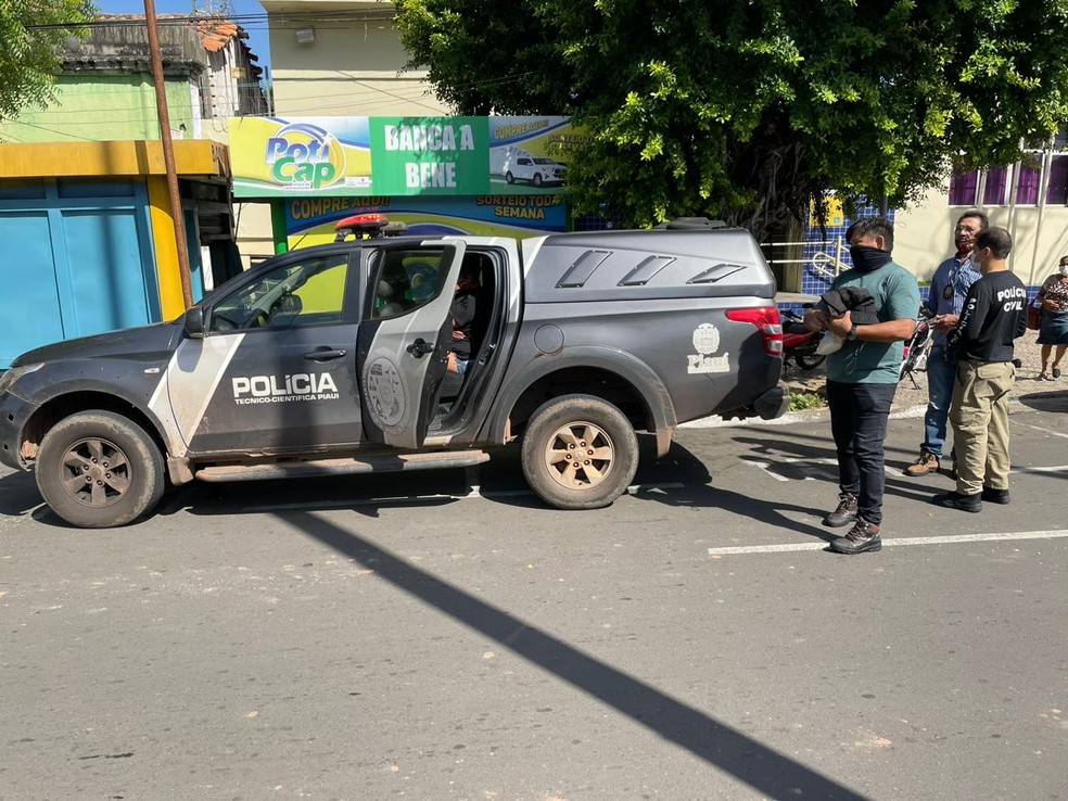 Criminosos invadem prédio da Coordenadoria de Comunicação do Estado em Teresina e roubam notebooks — Foto: Layza Mourão/g1