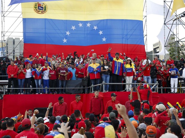 O presidente Nicolás Maduro faz comício nesta quinta-feira (3) para encerrar campanha por legisladores chavistas nas eleições (Foto: REUTERS/Carlos Garcia Rawlins)