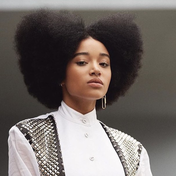 Cabelo afro: penteados e cuidados para bombar ainda mais o visual (Foto: Reprodução Instagram)