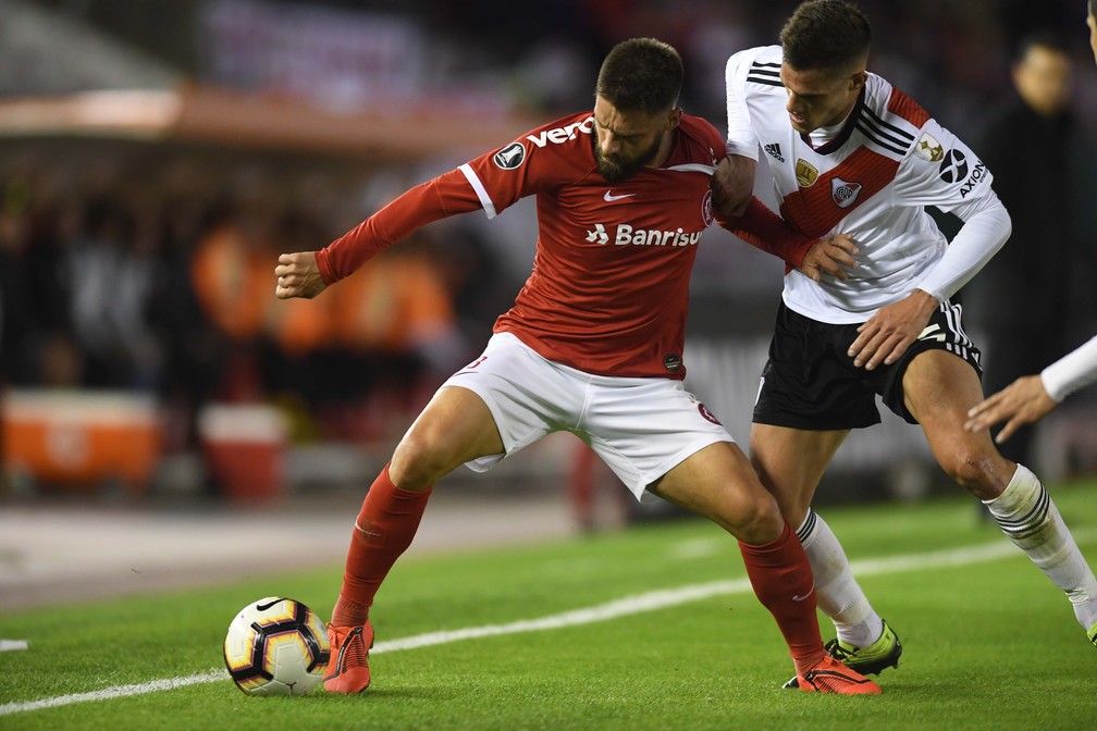 River Plate perde destaques, se reinventa e chega embalado ...