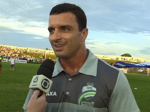 Júnior Rocha, treinador do Luverdense (Foto: Reprodução/TVCA)