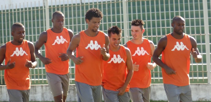 Jogadores do Boavista fazem treino de condicionamento físico (Foto: Gustavo Garcia)